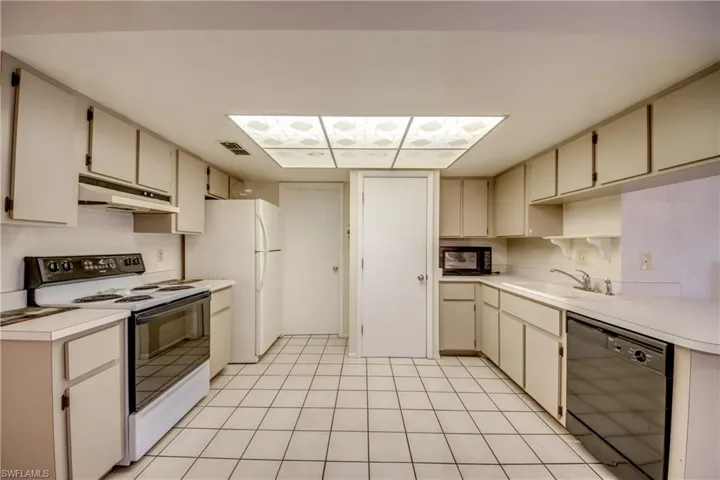 3421/3423 Skyline Blvd, Cape Coral, Florida 33914