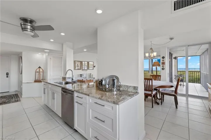 17  Bluebill  AVE, Naples, FL 34108