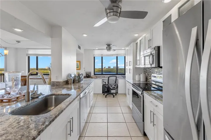 17  Bluebill  AVE, Naples, FL 34108