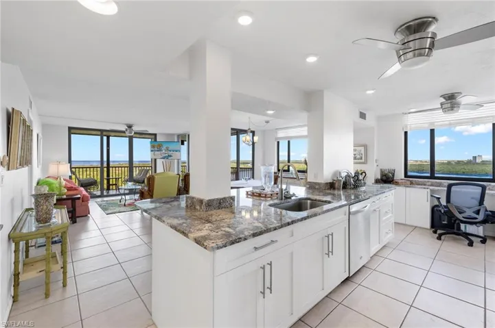 17  Bluebill  AVE, Naples, FL 34108