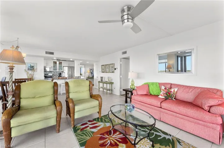 17  Bluebill  AVE, Naples, FL 34108