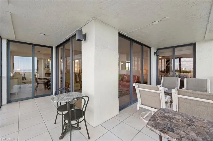 17  Bluebill  AVE, Naples, FL 34108