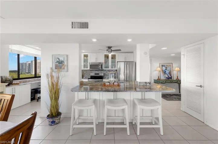 17  Bluebill  AVE, Naples, FL 34108
