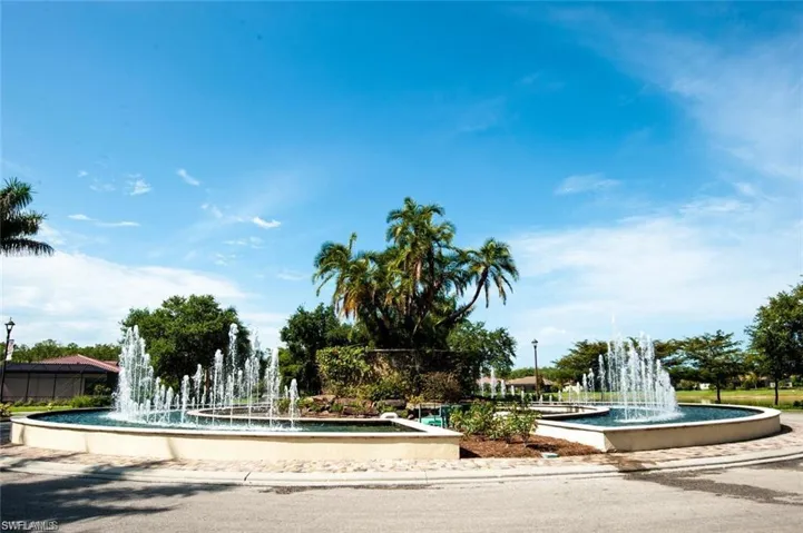View of home's community