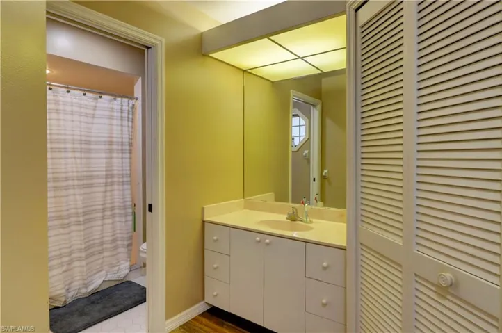 Master Bath North Side