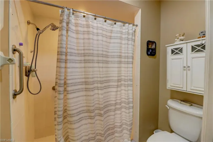 Master Bath North Side