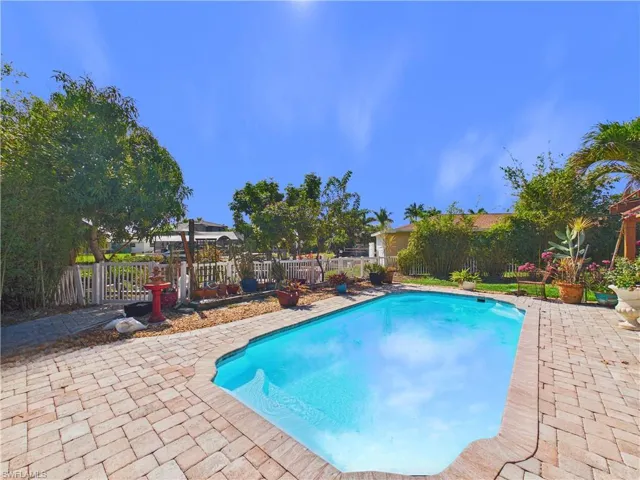 1704 Cascade Way, North Fort Myers, Florida 33917