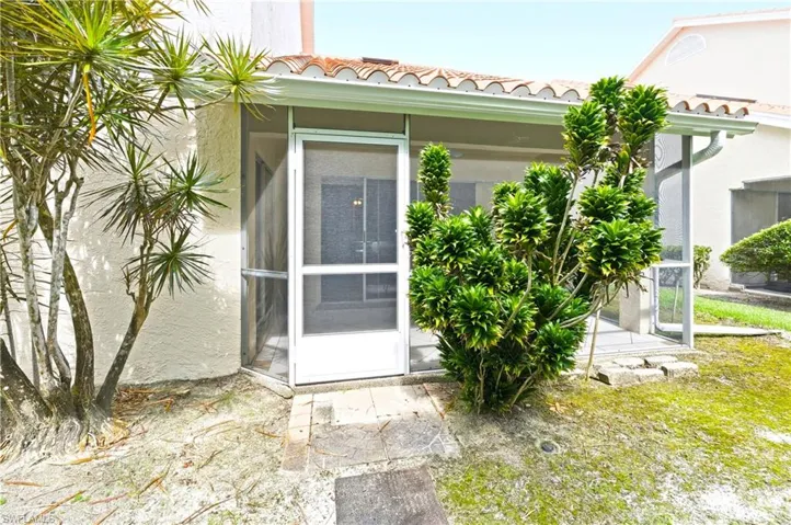 4718 Via Carmen, Naples, Florida 34105