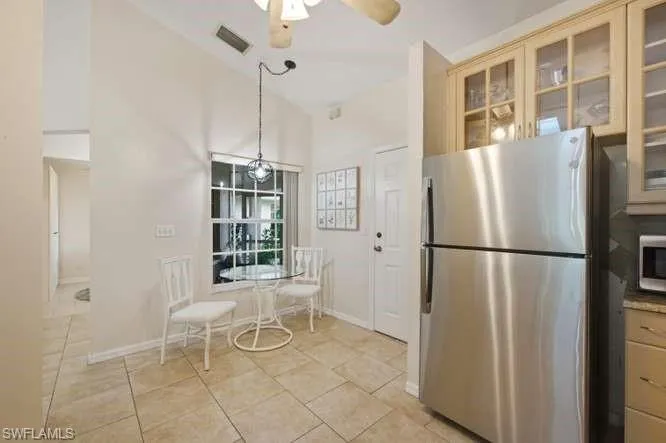 Kitchen and breakffast nook