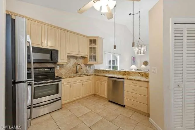 4718 Via Carmen, Naples, Florida 34105