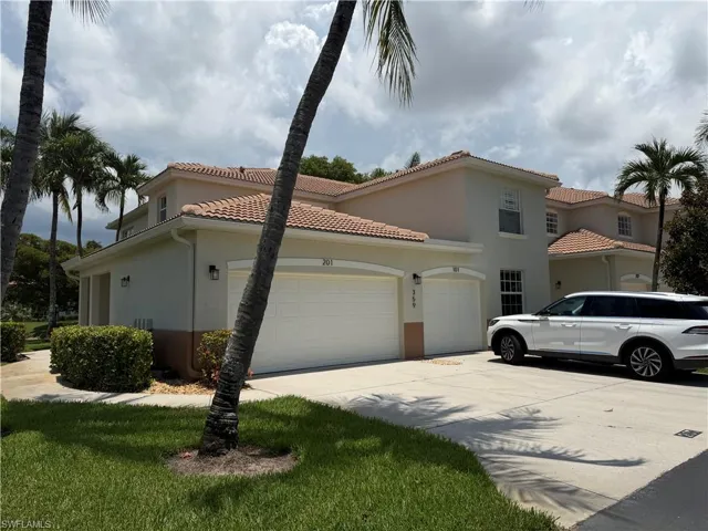 359 Dover Pl 101, Naples, Florida 34104