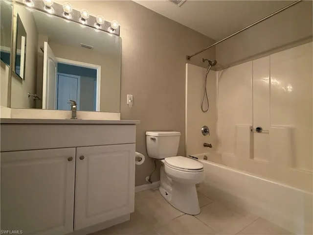 359 Dover Pl 101, Naples, Florida 34104