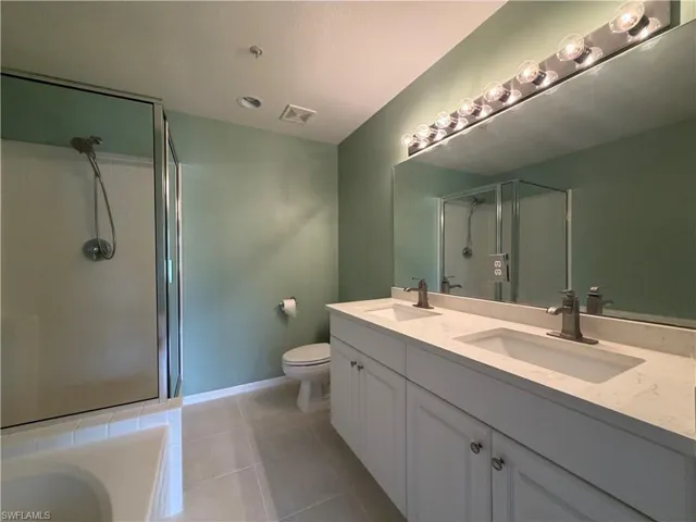 359 Dover Pl 101, Naples, Florida 34104