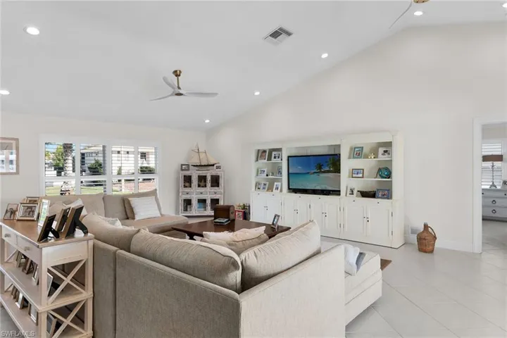 1609 Villa Ct, Marco Island, Florida 34145