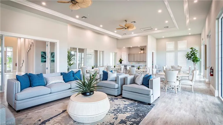 273  Indies E DR, Naples, FL 34114