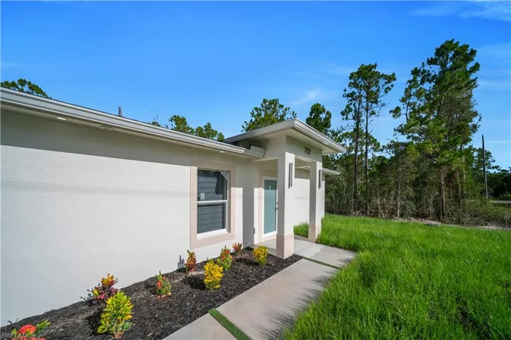 712  Burns S AVE, Lehigh Acres, FL 33974