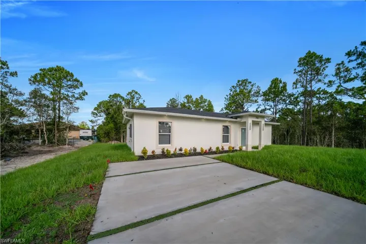 712  Burns S AVE, Lehigh Acres, FL 33974