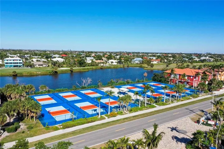 Sundial Resort Pickle Ball