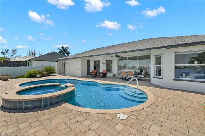 Pool features electric heat with self cleaning.