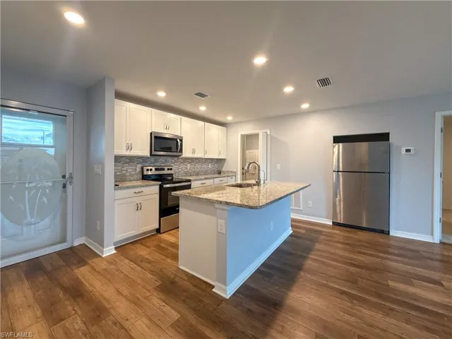 3010 Ne 6th Pl, Cape Coral, Florida 33909