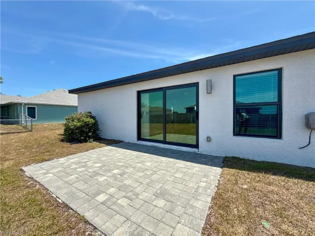 3010 Ne 6th Pl, Cape Coral, Florida 33909