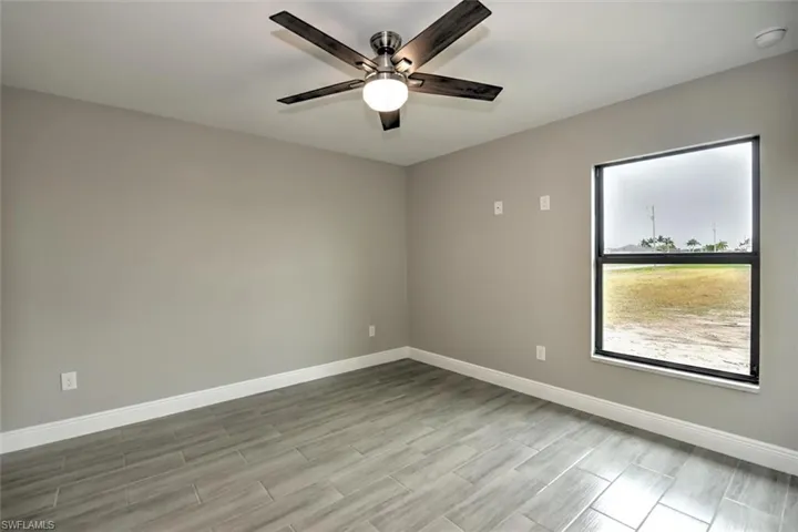 Empty room with ceiling fan
