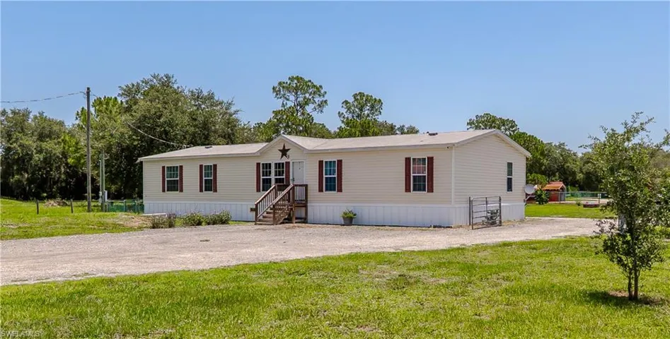 585 Lindero St, Clewiston, Florida 33440
