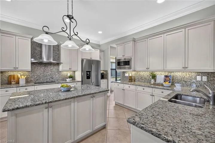 3384 Atlantic Cir, Naples, Florida 34119