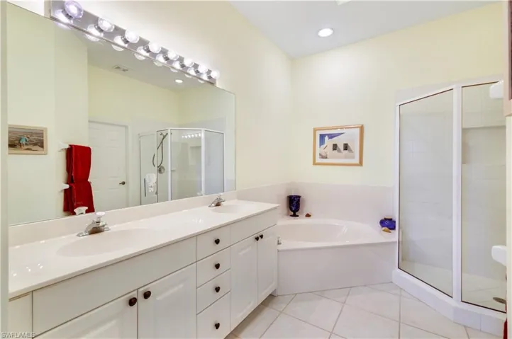 5015  Marina Cove  DR, Naples, FL 34112