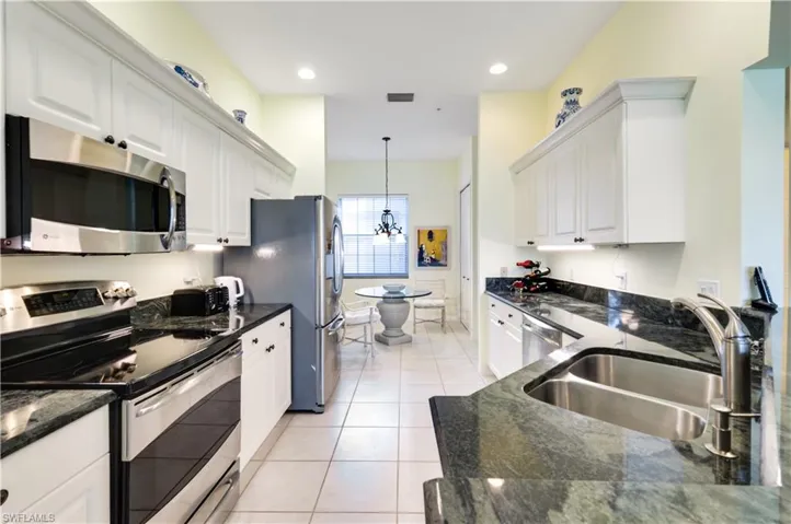 5015  Marina Cove  DR, Naples, FL 34112