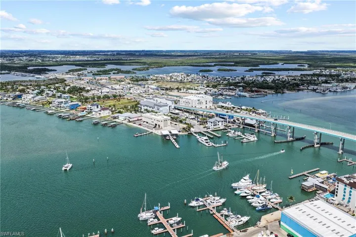 19281 #3 San Carlos Blvd, Fort Myers Beach, Florida 33931