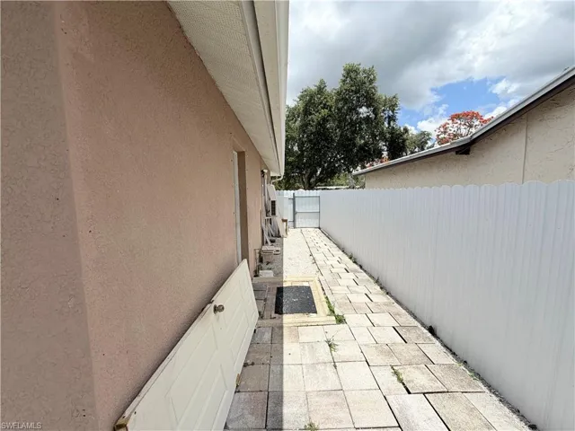 3586 Seagrape Ave, Naples, Florida 34104