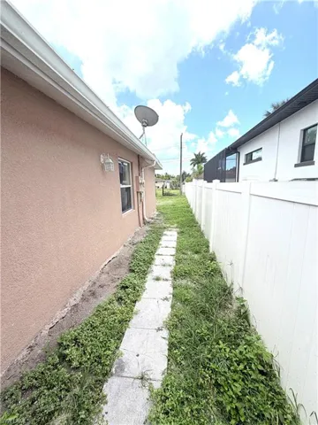 3586 Seagrape Ave, Naples, Florida 34104