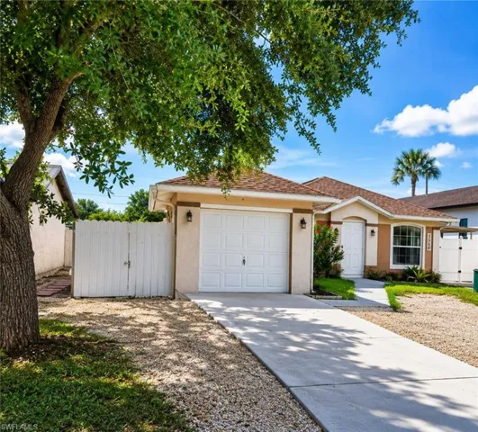 3586 Seagrape Ave, Naples, Florida 34104