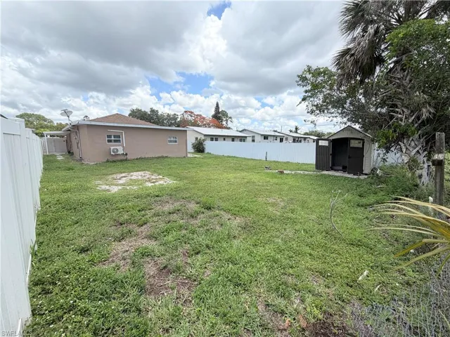 3586 Seagrape Ave, Naples, Florida 34104
