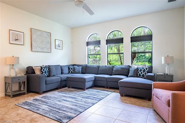 9077 Capistrano St N 4702, Naples, Florida 34113