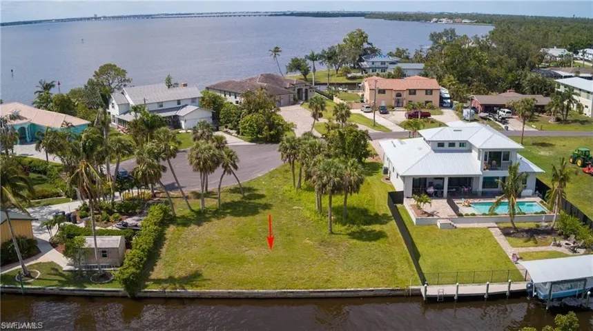 1806  Marina  CIR, North Fort Myers, FL 33903
