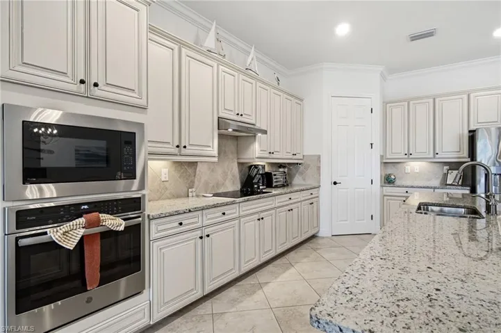 28086 Kerry Ct, Bonita Springs, Florida 34135