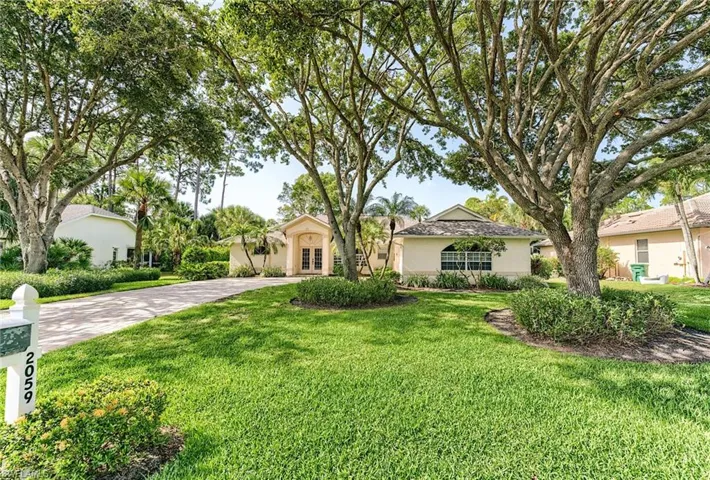 2059 Imperial Cir, Naples, Florida 34110
