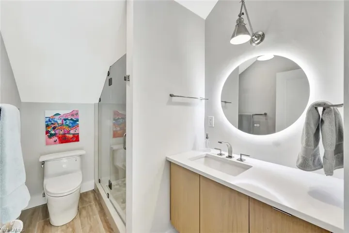 2nd floor shared Bathroom