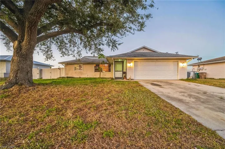 1727 Ne 22nd Ter, Cape Coral Fl 33909
