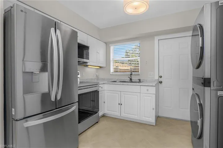 1015  10th N AVE, Naples, FL 34102