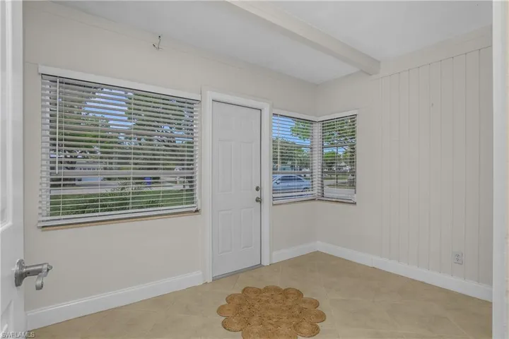 1015  10th N AVE, Naples, FL 34102