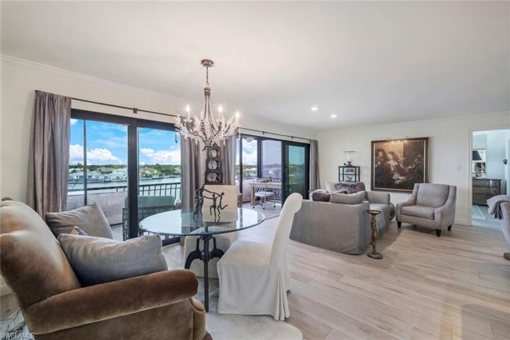 with lovely Bay views