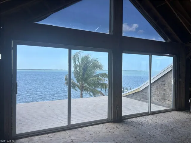 GREAT ROOM SLIDERS TO DECK AREA