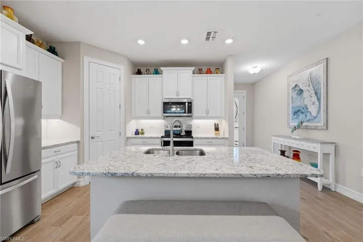 3860 Crosswater Dr, North Fort Myers, Florida 33917