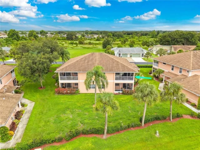 19915 Lake Vista Cir 15c, Lehigh Acres, Florida 33936