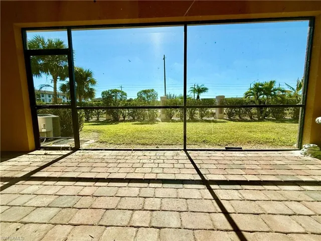 Spacious Screened Lanai
