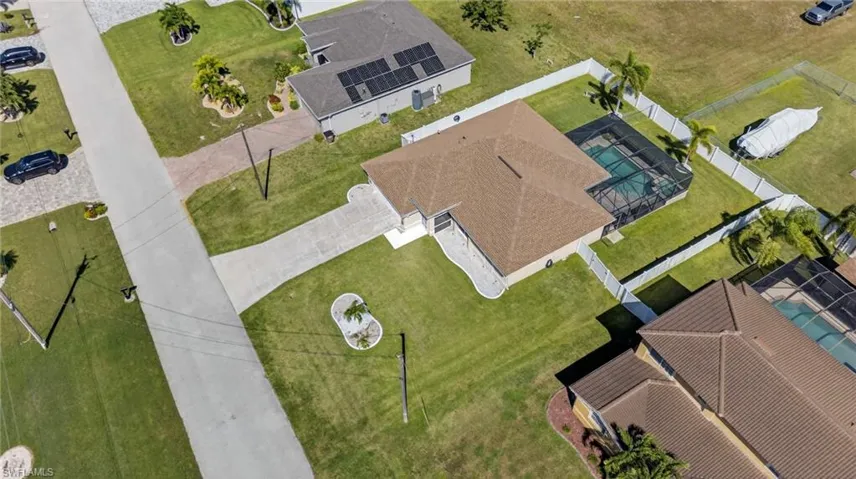 Aerial view of property and surrounding area
