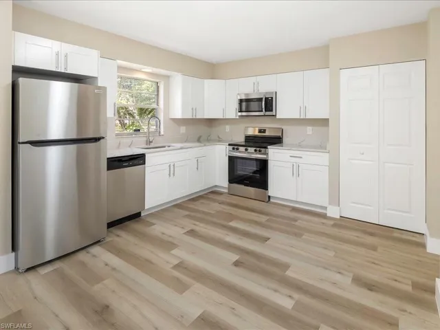 4110 Pine Ridge Rd, Naples Fl 34119